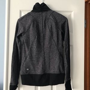 Lulu Lemon pull over